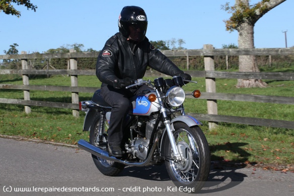 Mettre la moto en marche n'est pas une mince affaire