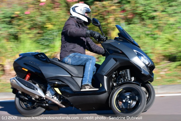 Essai maxi-scooter Peugeot Metropolis 400 GT