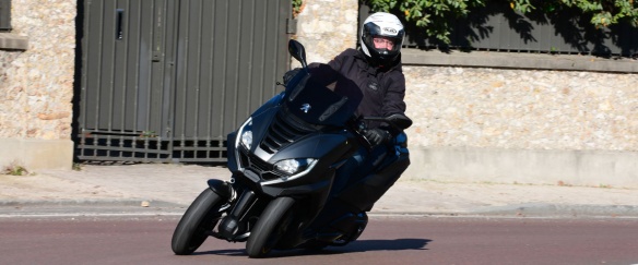 Essai maxi-scooter Peugeot Metropolis 400 GT