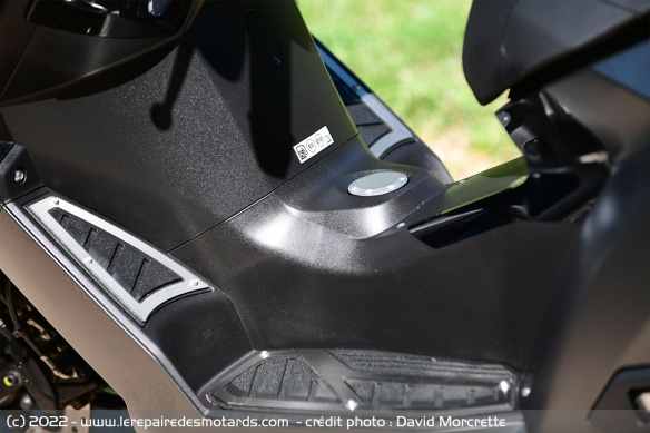 Réservoir de 11,1 litres, conso de 2.9 l/100 km
