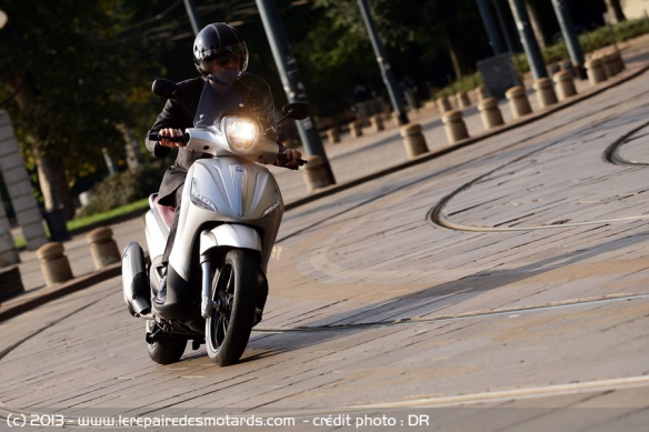 Scooter Piaggio Beverly 125 Sport Touring