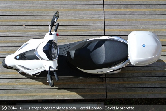 Scooter Piaggio Fly 125 vu du dessus