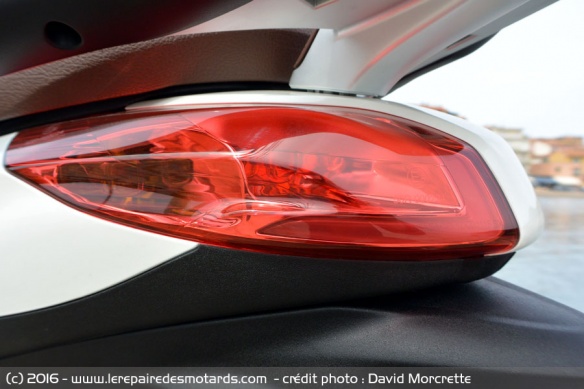 Feu arrière à LEDs Piaggio Medley 125