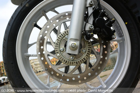 Freins à disque de 260 mm Piaggio Medley 125