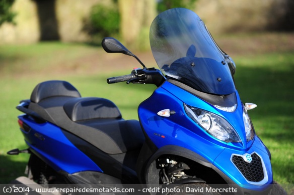 Scooter Piaggio MP3 500 ABS ASR de côté