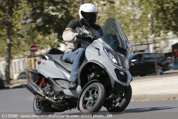 Le Piaggio MP3 500 HPE en ville