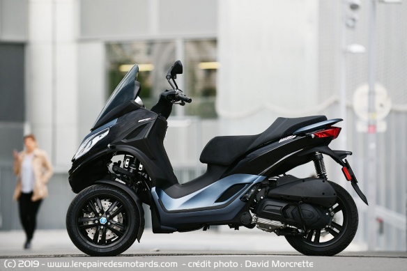 Parking et autostable sur trois roues grâce au roll-lock