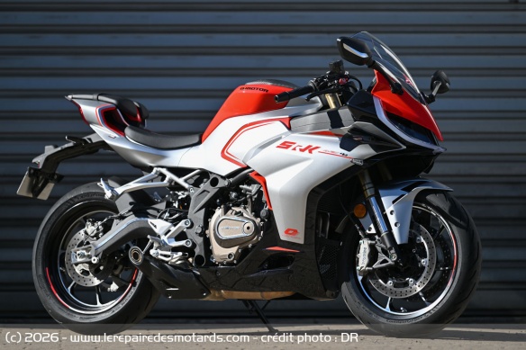 La QJMOTOR SRK 421 RR est vendue 5.999 euros