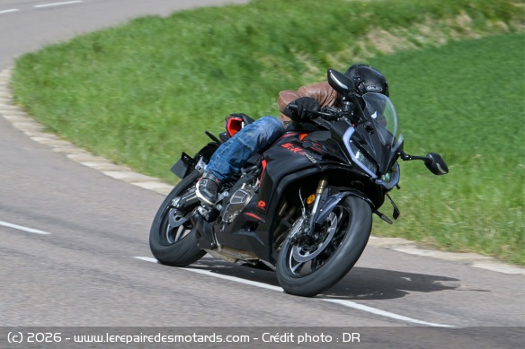 Essai de la sportive QJMOTOR SRK 421 RR Essai de la sportive QJMOTOR SRK 421 RR