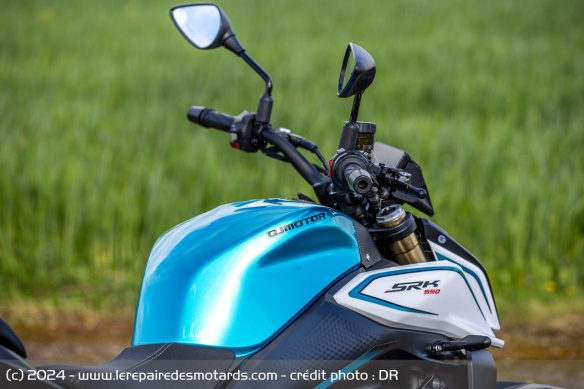 Ergonomie de la QJ Motor SRK 550