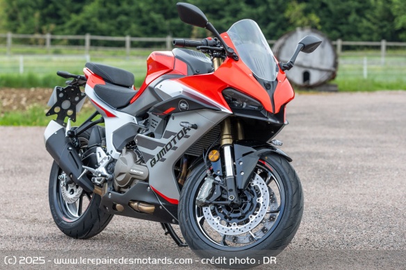 La sportive QJMOTOR SRK 600 RS