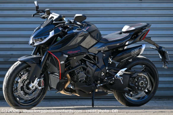 La QJMOTOR SRK 921 est vendue 10.399 euros