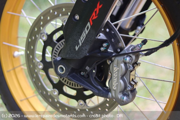 Le frein avant Brembo de la QJMotor SRT 450 RX