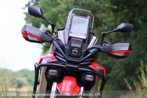 La SRT 450 RX partage de nombreux points communs avec sa concurrente CFMOTO