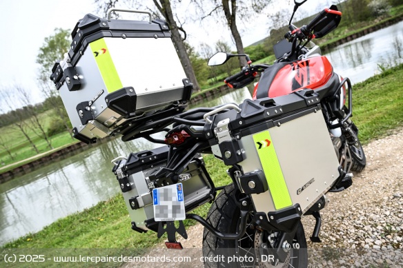 Les valises et top case aluminium de la QJMOTOR SRT 600 SX Touring