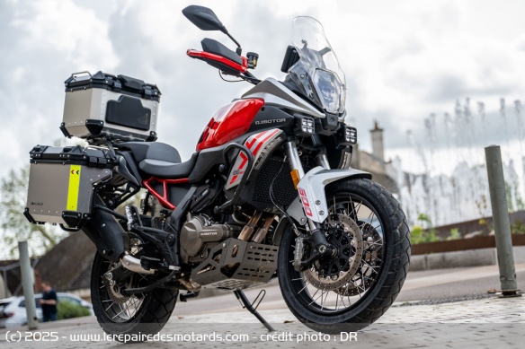 La QJMOTOR SRT 600 SX Touring