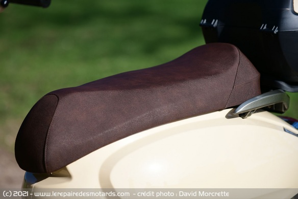 Selle confort avec poignées passager bien placées