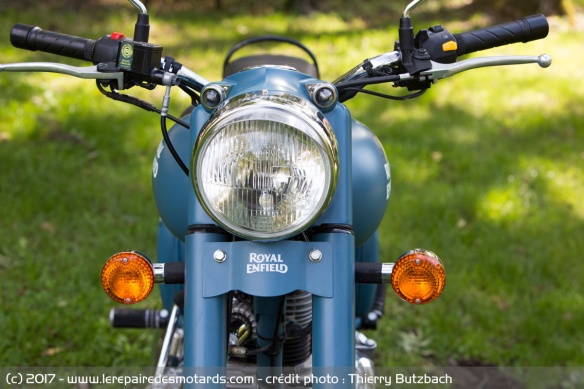 Le phare de la Royal Enfield Classic