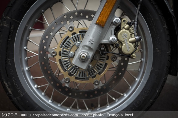 Frein avant de la Royal Enfield Continental GT