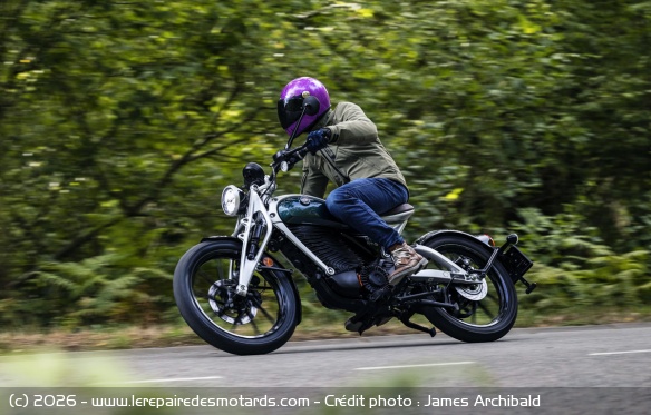 Essai de la moto électrique Flying Flea C6 Essai de la moto électrique Flying Flea C6