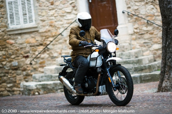 La Royal Enfield Himalayan en ville
