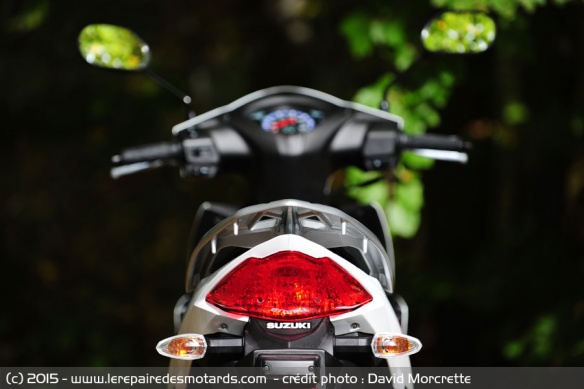 Feu arrière Suzuki Address