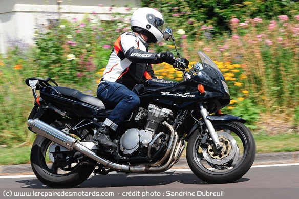 Suzuki Bandit 600 S sur autoroute