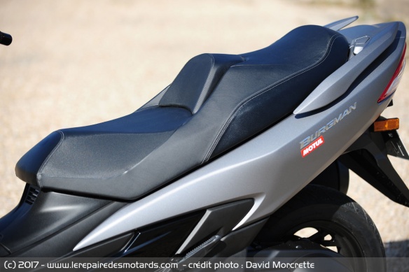 Selle avec double surpiqûre
