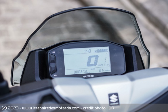 Le compteur LCD du Suzuki Burgman Street 125EX