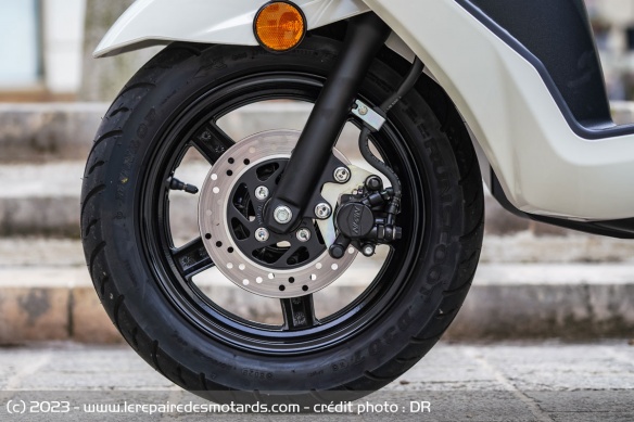 Le frein avant du Suzuki Burgman Street 125EX