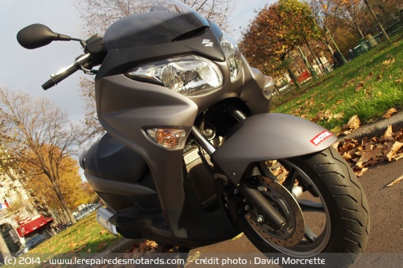 Suzuki Burgman 200 en ville