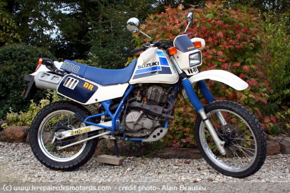 L'élégance dans la sobriété. La Suzuki DR S 600 ne manque pas de classe...