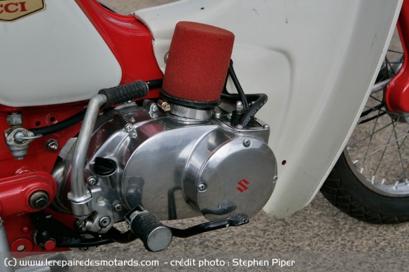 Le moteur de l'A100 a été réalésé pour atteindre 115 cm3