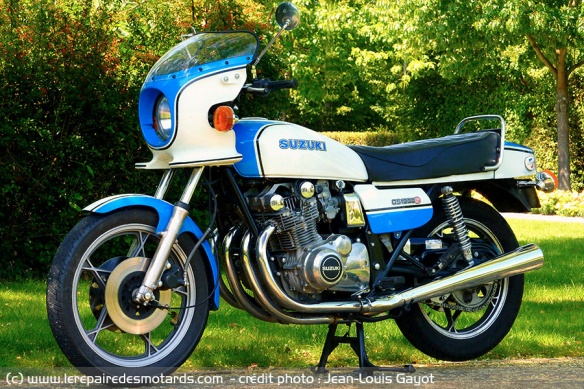 Suzuki GS 1000 S de coté