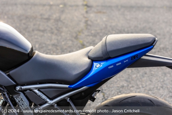 La selle de la Suzuki GSX-R8