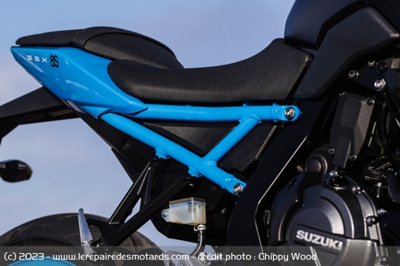 La selle de la Suzuki GSX-8S