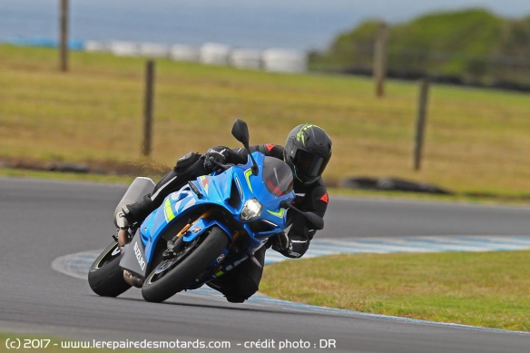 La Suzuki GSX-R 1000 en courbe
