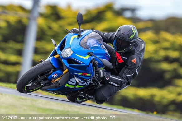 La Suzuki GSX-R 1000 en entrée de courbe