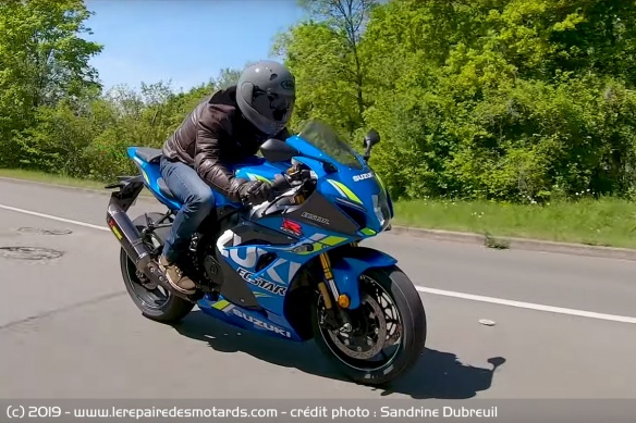 La Suzuki GSX-R 1000 R à haute vitesse