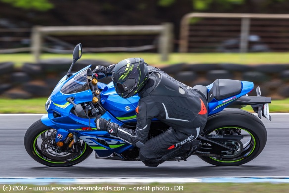 La Suzuki GSX-R 1000 en virage