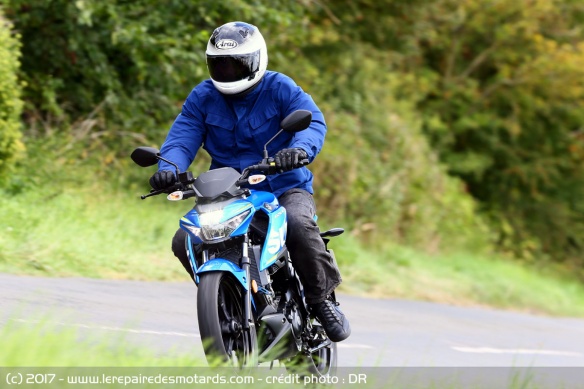 La Suzuki GSX-S 125 sur route