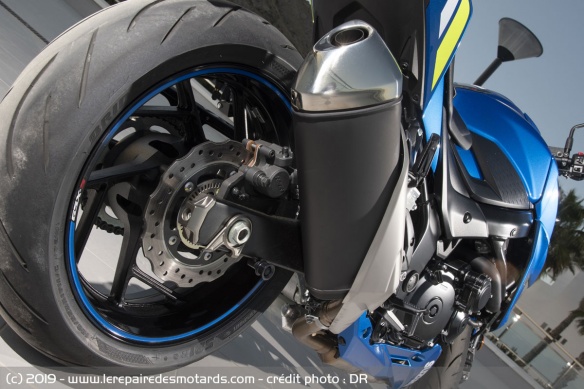 Le silencieux de la Suzuki GSX-S 750 A2