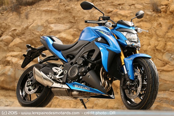 Vue côté droit de la Suzuki GSX-S 1000