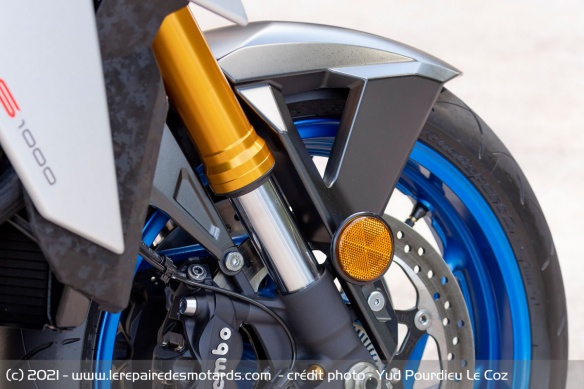 Les suspensions sont reprises de la GSX-R 1000 2014