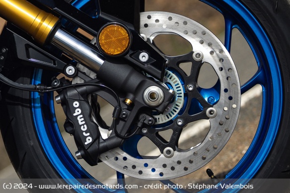 Les étriers Brembo proposent des performances et un feeling tout à fait correct