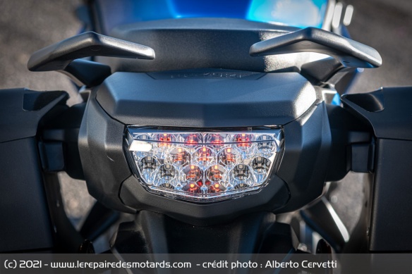 Le phare arrière de la Suzuki GSX-S 1000 GT