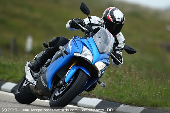 Suzuki GSX-S 1000 F sur route