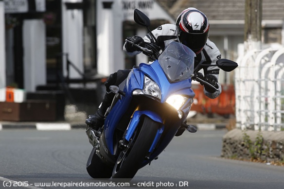 Protection derrière la bulle de la Suzuki GSX-S 1000 F