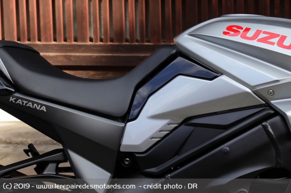 L'assise de la Suzuki Katana est à 825 mm