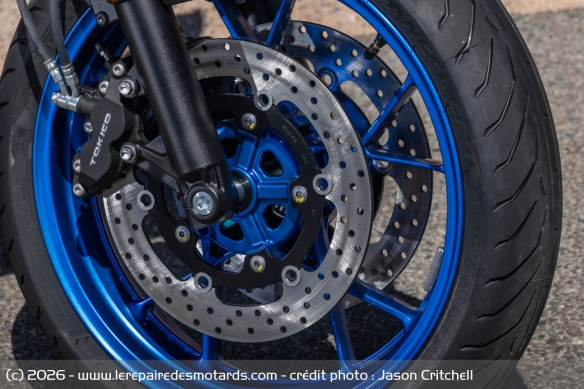 Le frein avant de la Suzuki SV-7GX